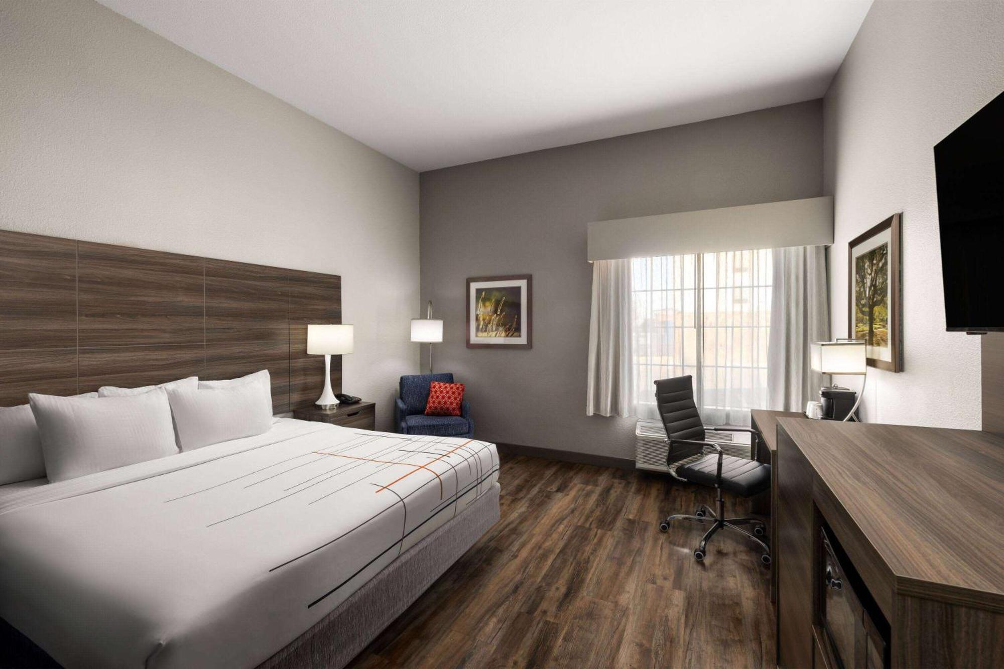 La Quinta By Wyndham Denton - University Drive Hotel Luaran gambar